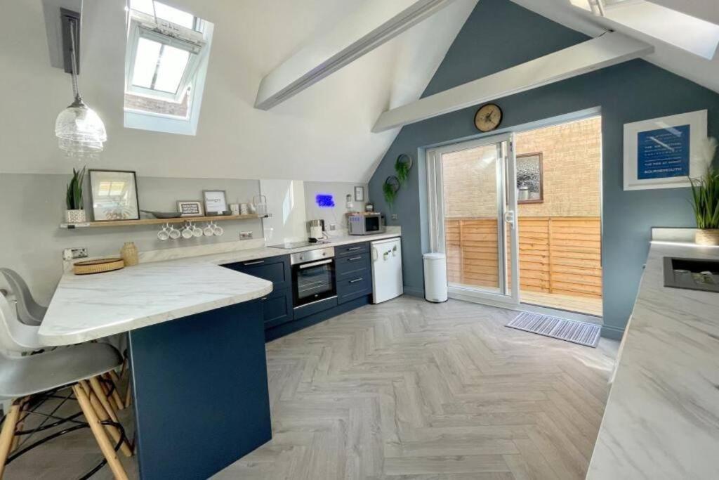본머스 Bournecoast: Beautiful Two Bed Coach House-Hb5458 빌라 외부 사진