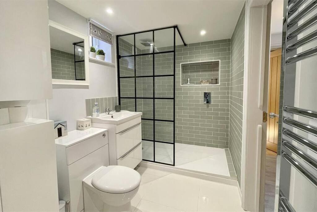본머스 Bournecoast: Beautiful Two Bed Coach House-Hb5458 빌라 외부 사진